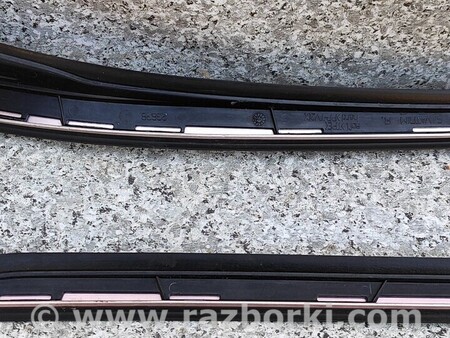 ФОТО Накладка Стекла Лобового Левая для Infiniti QX30 Киев