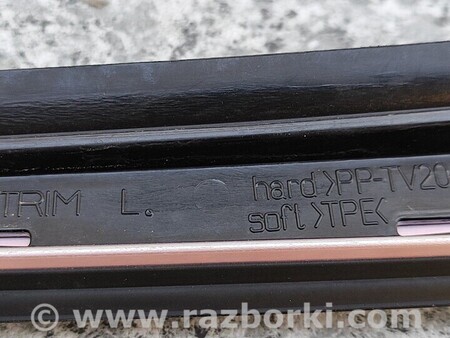 ФОТО Накладка Стекла Лобового Левая для Infiniti QX30 Киев