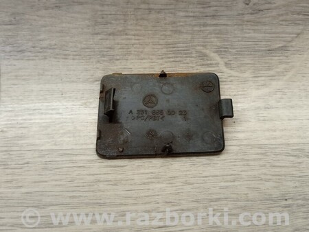 ФОТО Заглушка бампера буксировочного крюка передняя для Mercedes-Benz Rklasse Киев