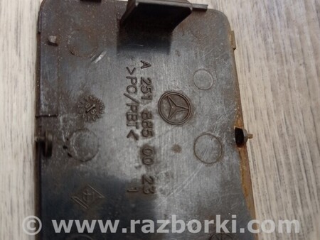 ФОТО Заглушка бампера буксировочного крюка передняя для Mercedes-Benz Rklasse Киев