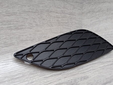 ФОТО Решітка накладка заглушка туманки ПТФ переднього бампера для Mercedes-Benz Rklasse Киев