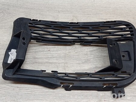 ФОТО Заглушка решітка туманки ПТФ переднього бампера права для Land Rover Range Rover Sport Киев