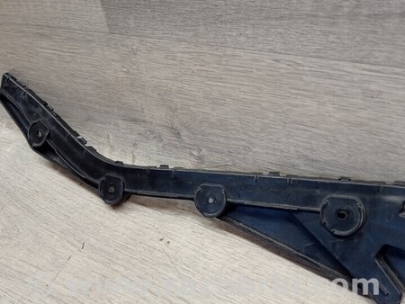 ФОТО Кронштейн кріплення направляюча заднього бампера правий для Skoda Rapid Київ