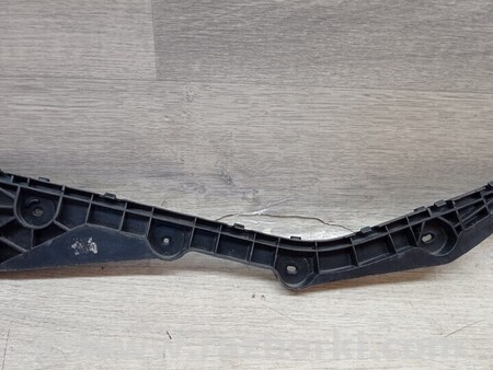 ФОТО Кронштейн кріплення направляюча заднього бампера правий для Skoda Rapid Київ