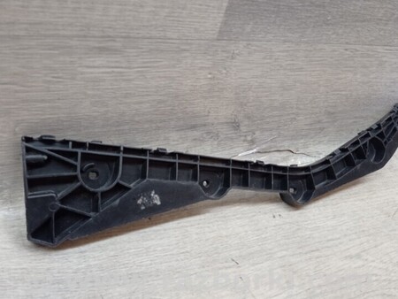 ФОТО Кронштейн кріплення направляюча заднього бампера правий для Skoda Rapid Київ