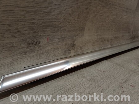 ФОТО Уплотнитель резинка двери передней левой для Mercedes-Benz S-Class Киев