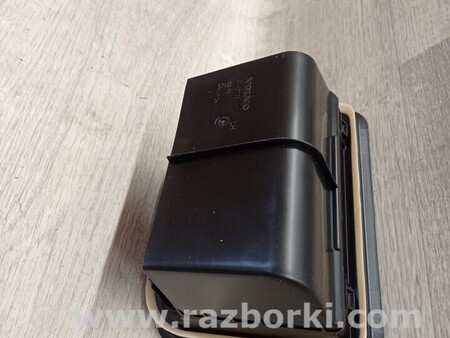 ФОТО Повітрозабірник клапан вентиляції салону лівий для Volvo S60 Киев