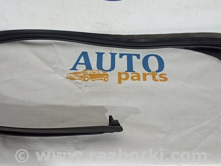 ФОТО Ущільнювач двері передньої правої на двері для Volvo S80 Київ