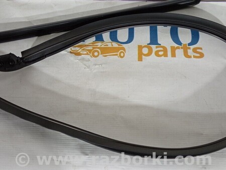 ФОТО Ущільнювач скла дверей задньої правої для Volvo S80 Київ