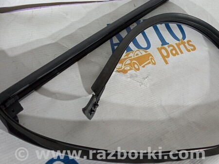 ФОТО Ущільнювач скла дверей задньої правої для Volvo S80 Київ