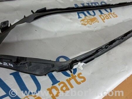 ФОТО Молдинг лобового скла для Volvo S90 Київ