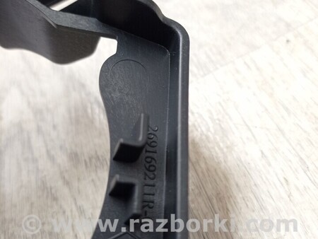 ФОТО Кронштейн кріплення направляюча туманки протитуманної фари лівий для Dacia Sandero Киев