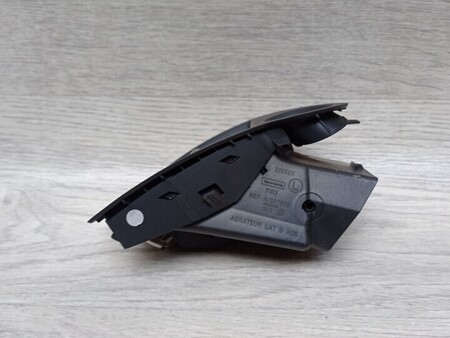 ФОТО Вентиляционная решетка для Renault Scenic Киев