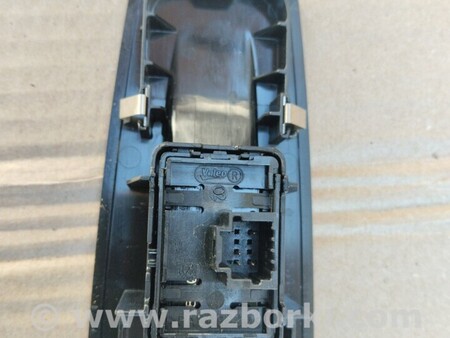 ФОТО Кнопка правого переднего стеклоподъемника для Renault Scenic Киев