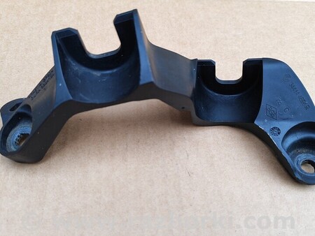 ФОТО Крепление тросов кпп для Renault Scenic Киев