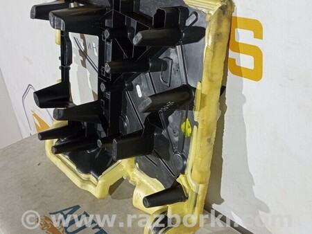 ФОТО Підставка під килимок перед правий бік для Renault Scenic Киев