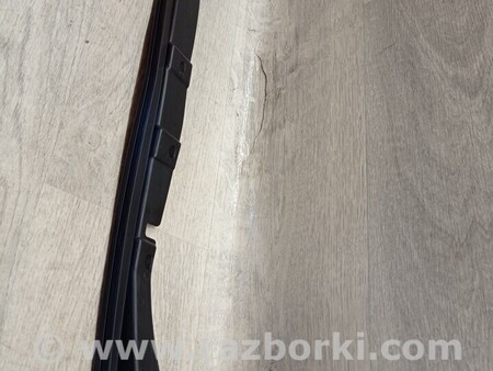 ФОТО Уплотнитель резинка двери крила передней правой для Renault Scenic Киев