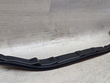 ФОТО Уплотнитель резинка двери крила передней правой для Renault Scenic Киев