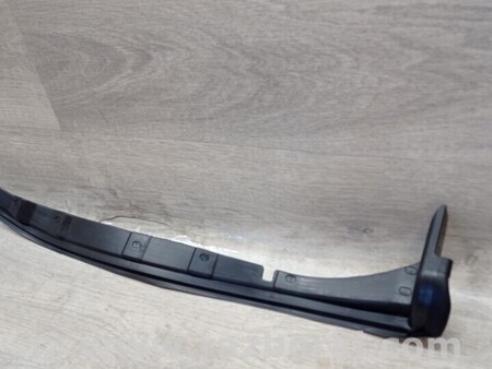 ФОТО Уплотнитель резинка двери крила передней правой для Renault Scenic Киев