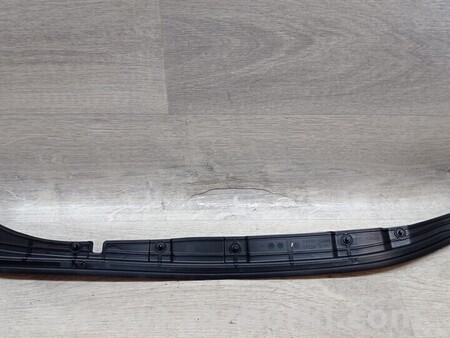 ФОТО Уплотнитель резинка двери крила передней правой для Renault Scenic Киев