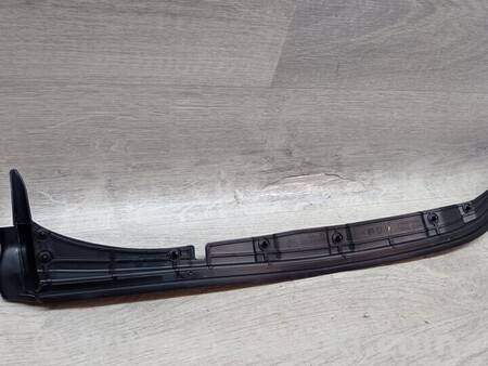 ФОТО Уплотнитель резинка двери крила передней правой для Renault Scenic Киев