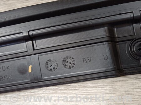 ФОТО Уплотнитель резинка двери крила передней правой для Renault Scenic Киев