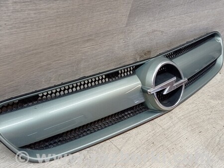 ФОТО Решетка радиатора бампера переднего центральная для Opel Signum Киев