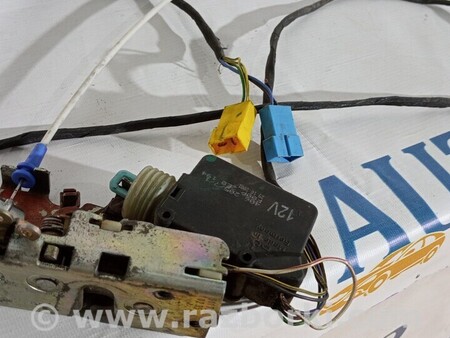 ФОТО Замок двери передней правой Замок передніх для Mercedes-Benz Sprinter Киев