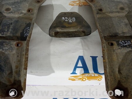 ФОТО Кронштейн крепления передней рессоры левый правий для Mercedes-Benz Sprinter Киев