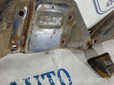 ФОТО Кронштейн крепления передней рессоры левый правий для Mercedes-Benz Sprinter Киев