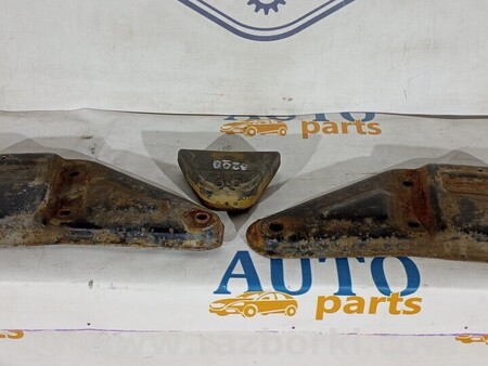 ФОТО Кронштейн крепления передней рессоры левый правий для Mercedes-Benz Sprinter Киев