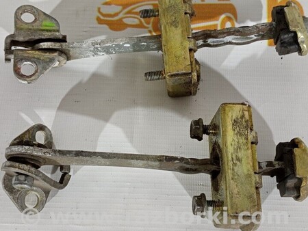 ФОТО Обмежувач дверей передній для Mercedes-Benz Sprinter Киев