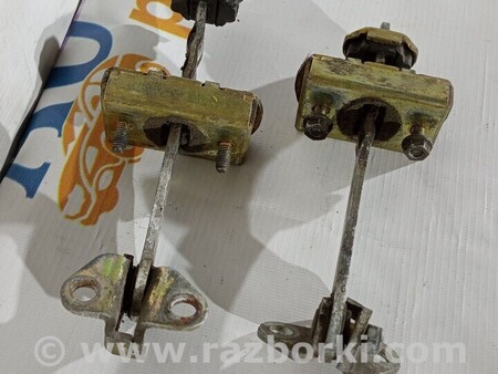 ФОТО Обмежувач дверей передній для Mercedes-Benz Sprinter Киев