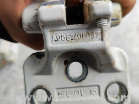 ФОТО Петля двери задней для Mercedes-Benz Sprinter Киев