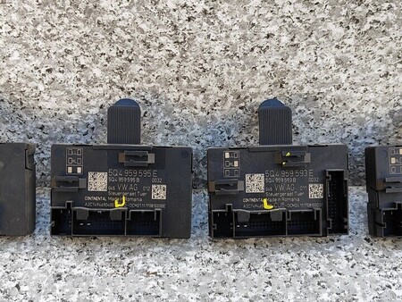 ФОТО Блок Управления дверью для Skoda Superb Киев