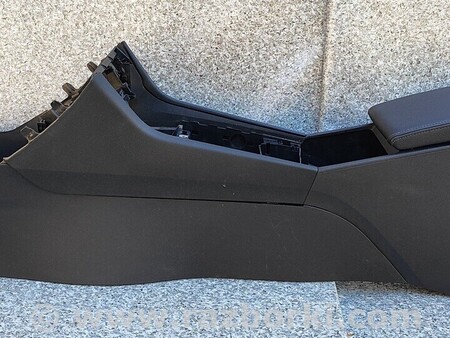 ФОТО Консоль центральная для Skoda Superb Киев