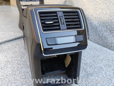 ФОТО Консоль центральная для Skoda Superb Киев