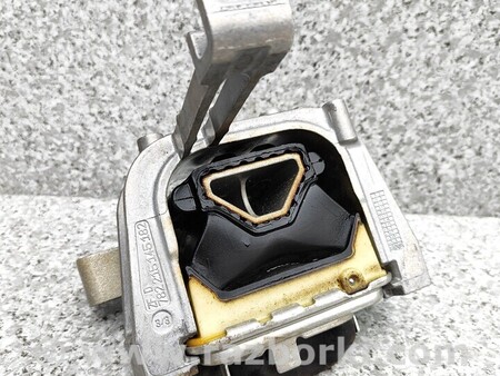 ФОТО Подушка двигателя правая для Skoda Superb Киев