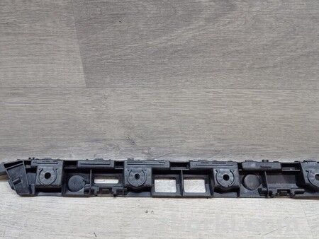 ФОТО Kронштейн кріплення направляюча заднього бампера правий Універсал для Skoda Superb Киев