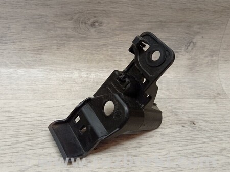 ФОТО Кронштейн кріплення направляюча радіатора правий для Suzuki Swift Київ