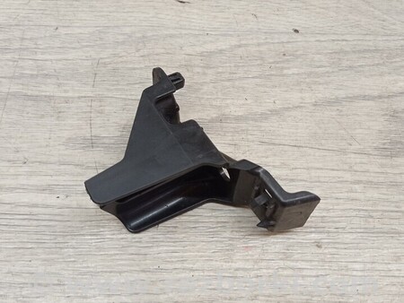 ФОТО Кронштейн кріплення направляюча радіатора правий для Suzuki Swift Київ