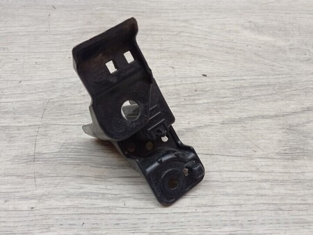 ФОТО Кронштейн кріплення направляюча радіатора правий для Suzuki Swift Київ