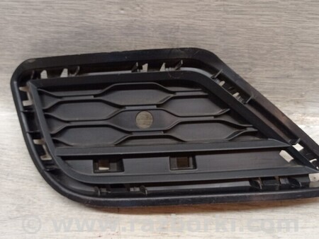 ФОТО Накладка заглушка решітка заднього бампера права для Volkswagen T-Roc (17-...) Киев