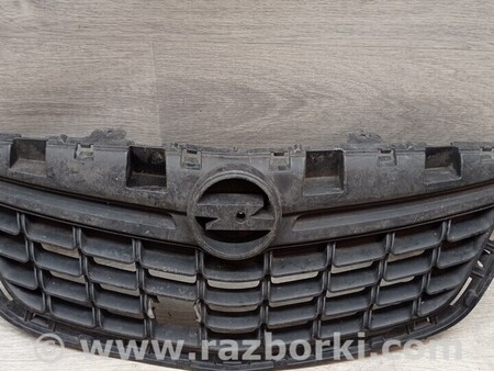 ФОТО Решетка радиатора бампера переднего центральная для Opel Tigra Киев