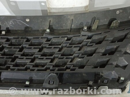 ФОТО Решетка радиатора Правая для Nissan Tiida Киев