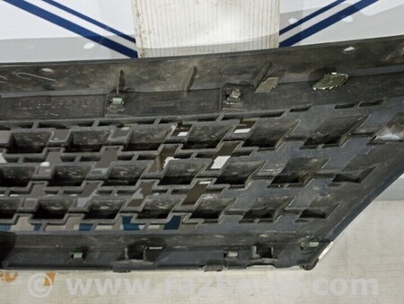 ФОТО Решетка радиатора Правая для Nissan Tiida Киев