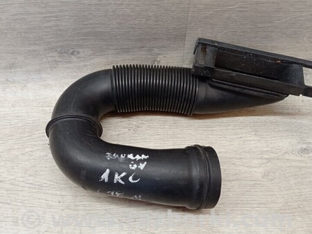 ФОТО Патрубок повітряного фільтру для Volkswagen Touran (01.2003-10.2015) Киев