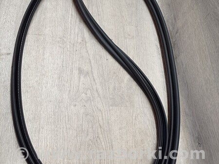 ФОТО Ущільнювач молдинг ляди кришки багажника для Renault Twingo Киев