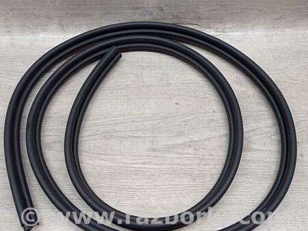 ФОТО Ущільнювач молдинг ляди кришки багажника для Renault Twingo Киев