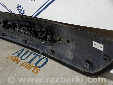 ФОТО Накладка кришки багажника під камеру для Volvo V40 Київ